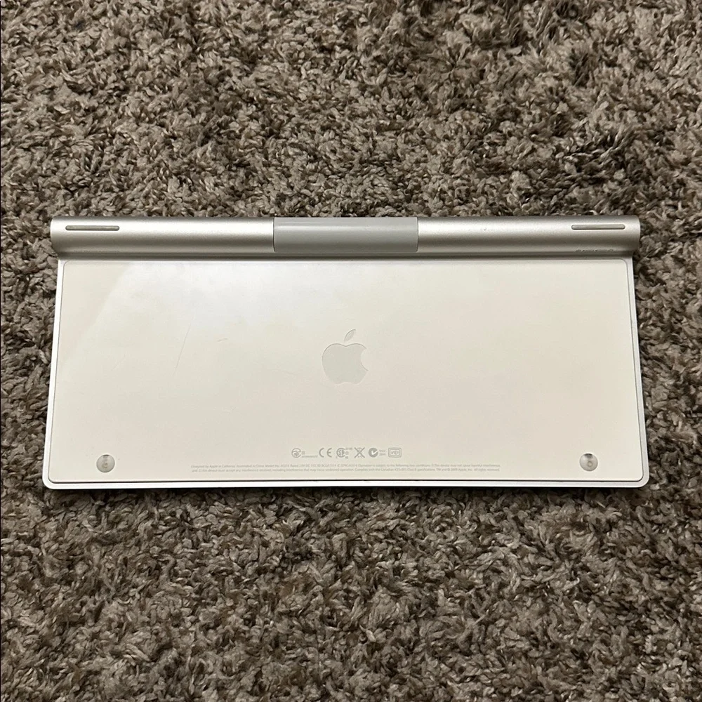 Apple Magic Keyboard English (US) 1st Generation Wireless Bluetooth Silver